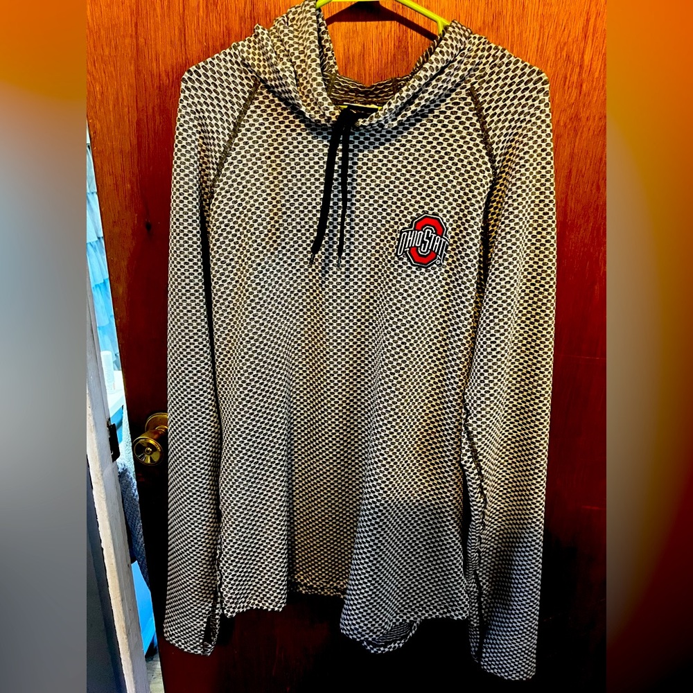 Women’s OSU hoodie excellent condition- worn once